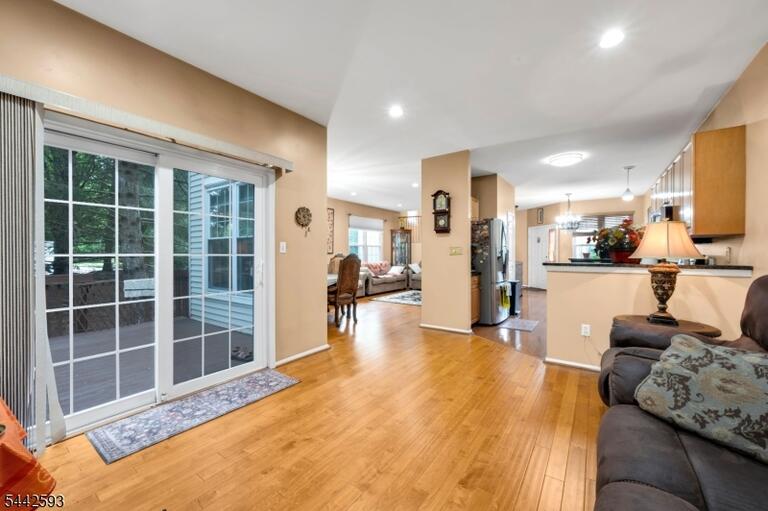 Property listing MLS 4040157 photo 7