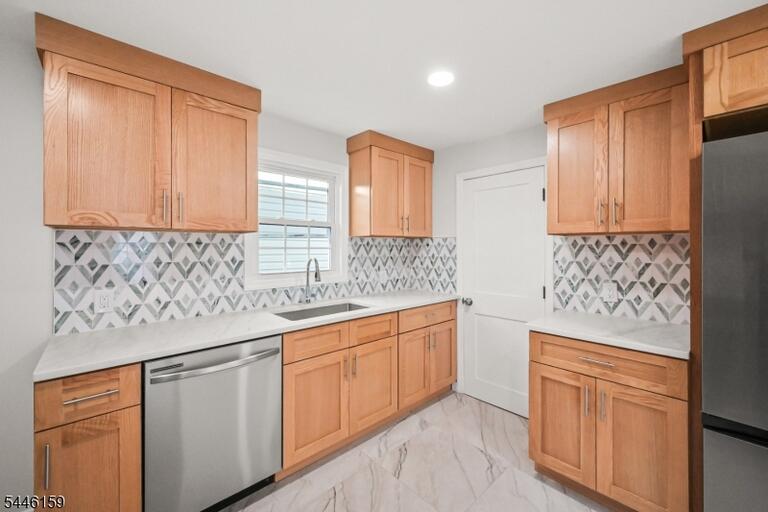 Property listing MLS 4040168 photo 16