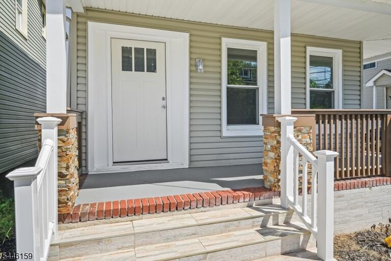 Property listing MLS 4040168 photo 3