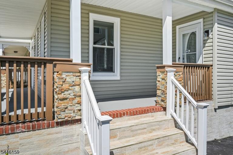 Property listing MLS 4040168 photo 4