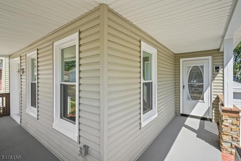Property listing MLS 4040168 photo 5