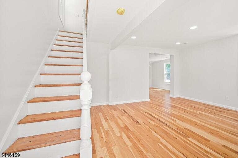 Property listing MLS 4040168 photo 7