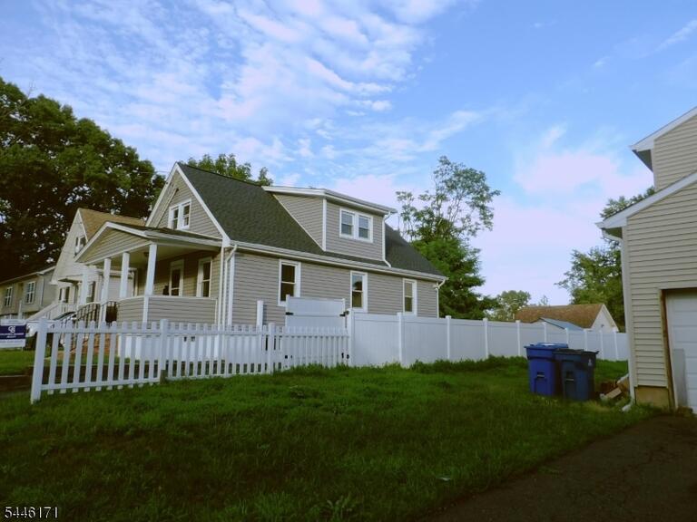 Property listing MLS 4040172 photo 4