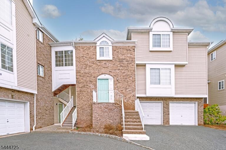 Property listing MLS 4040439 photo 2