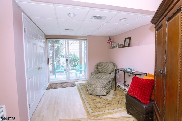 Property listing MLS 4040439 photo 28