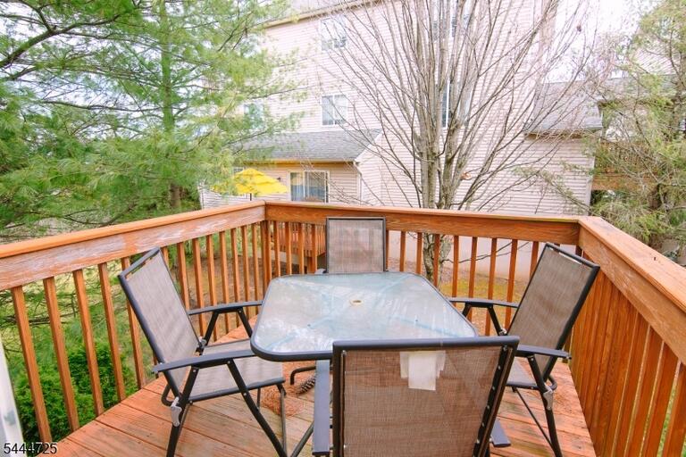 Property listing MLS 4040439 photo 3