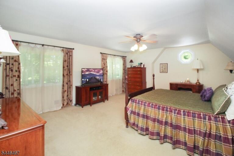 Property listing MLS 4040460 photo 21