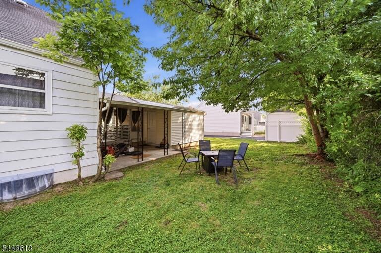 Property listing MLS 4040549 photo 36