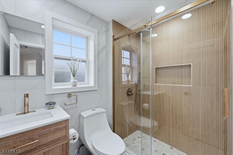 Property listing MLS 4040555 photo 18