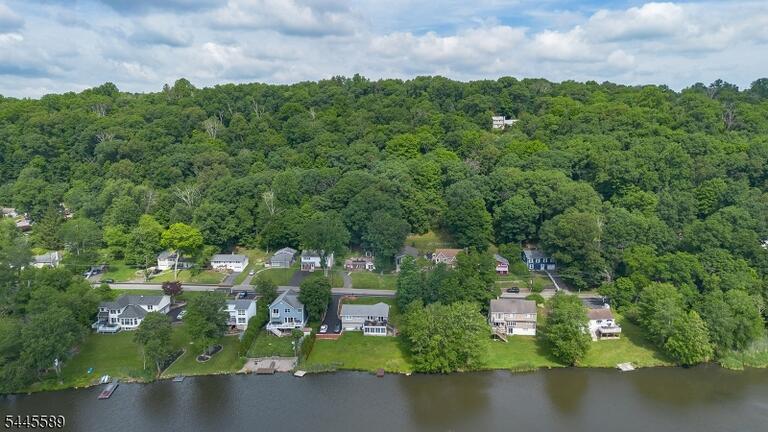 Property listing MLS 4040571 photo 17