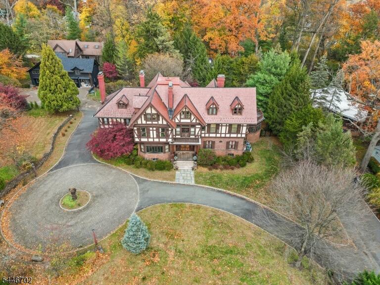 Property listing MLS 4040587 photo 3