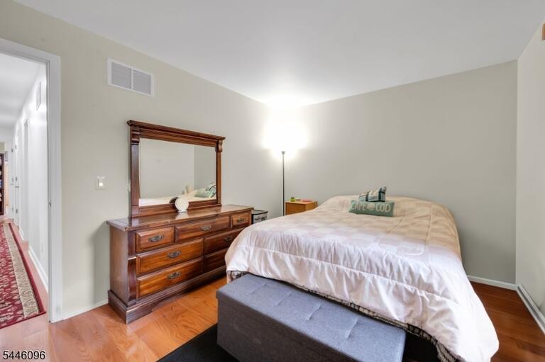 Property listing MLS 4040746 photo 14