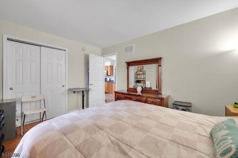 Property listing MLS 4040746 photo 15