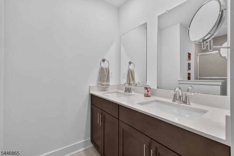 Property listing MLS 4040807 photo 24