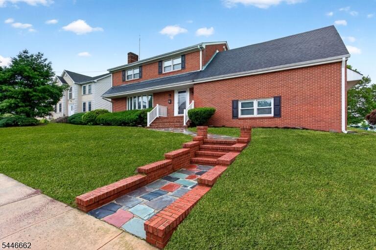 Property listing MLS 4040834 photo 1