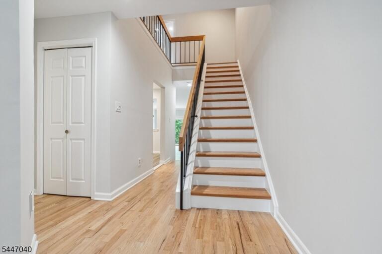 Property listing MLS 4040938 photo 2