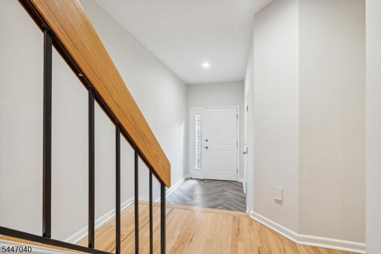 Property listing MLS 4040938 photo 3