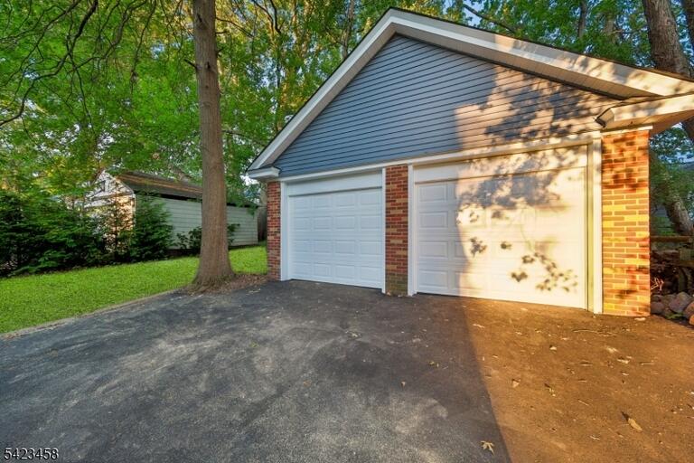 Property listing MLS 4040959 photo 44
