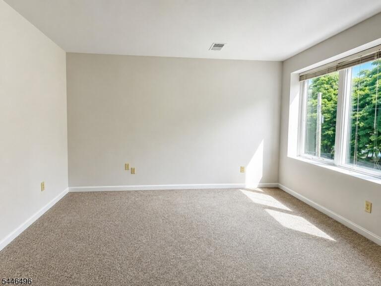 Property listing MLS 4040979 photo 9