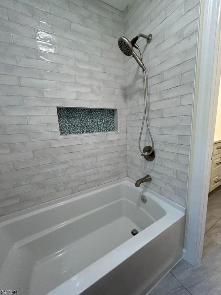 Property listing MLS 4040984 photo 14