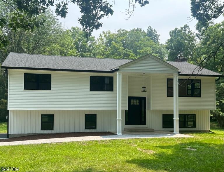 Property listing MLS 4040984 photo 3
