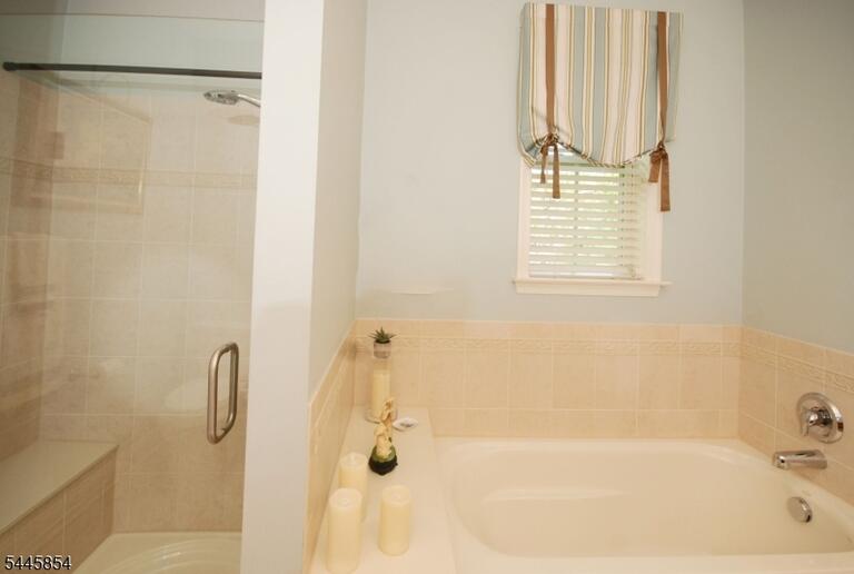 Property listing MLS 4041078 photo 15