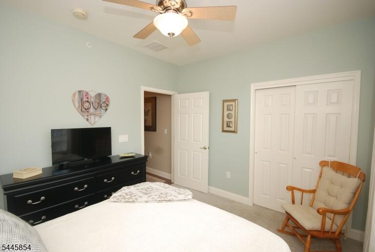 Property listing MLS 4041078 photo 19
