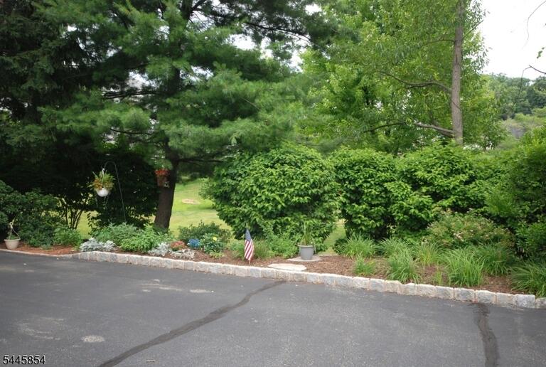 Property listing MLS 4041078 photo 23