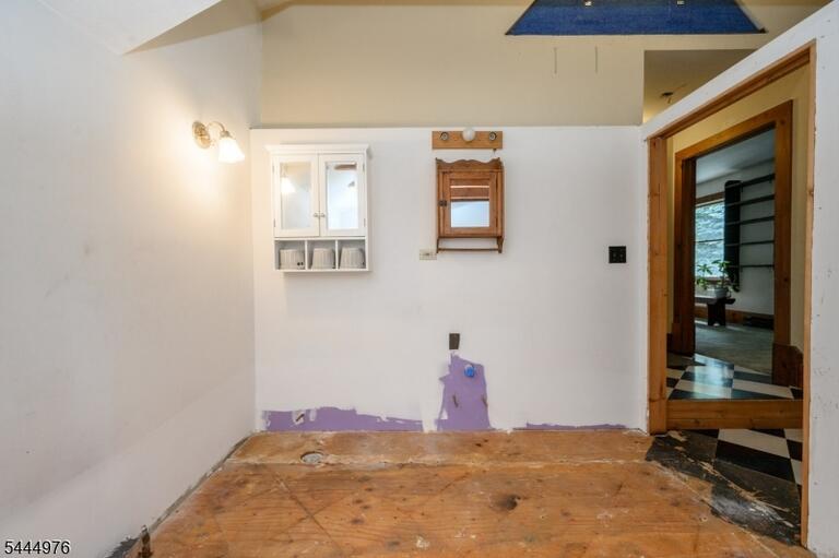 Property listing MLS 4041173 photo 31