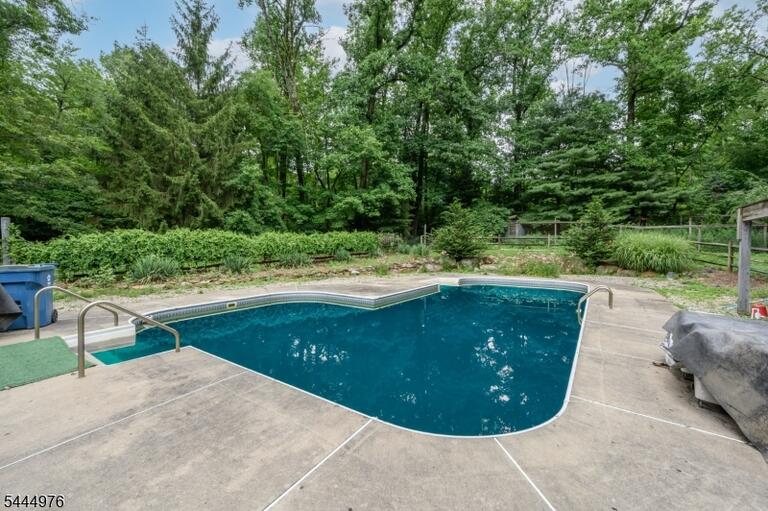 Property listing MLS 4041173 photo 38