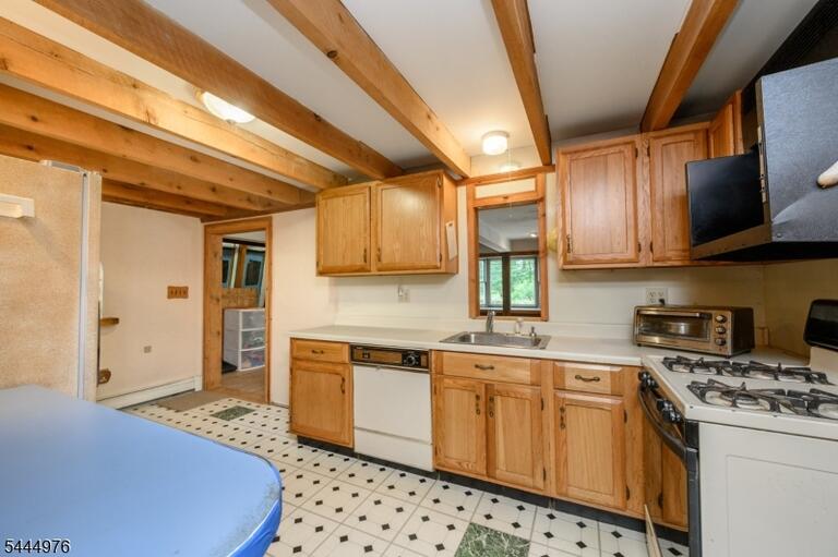 Property listing MLS 4041173 photo 7