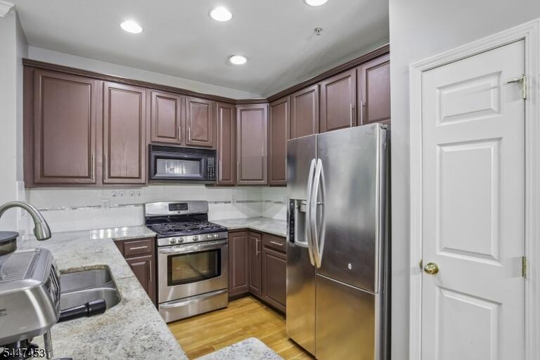 Property listing MLS 4041372 photo 15