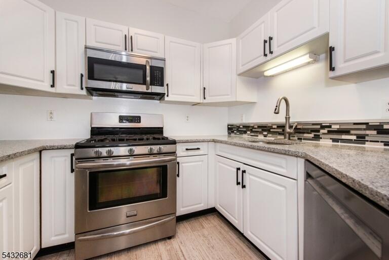Property listing MLS 4041381 photo 9