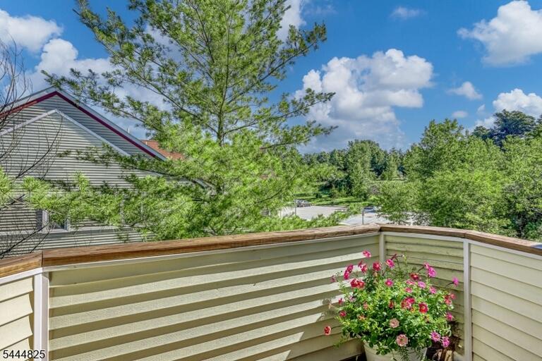 Property listing MLS 4041410 photo 8