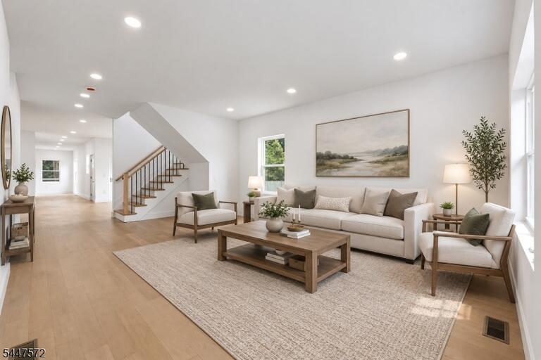 Property listing MLS 4041500 photo 2