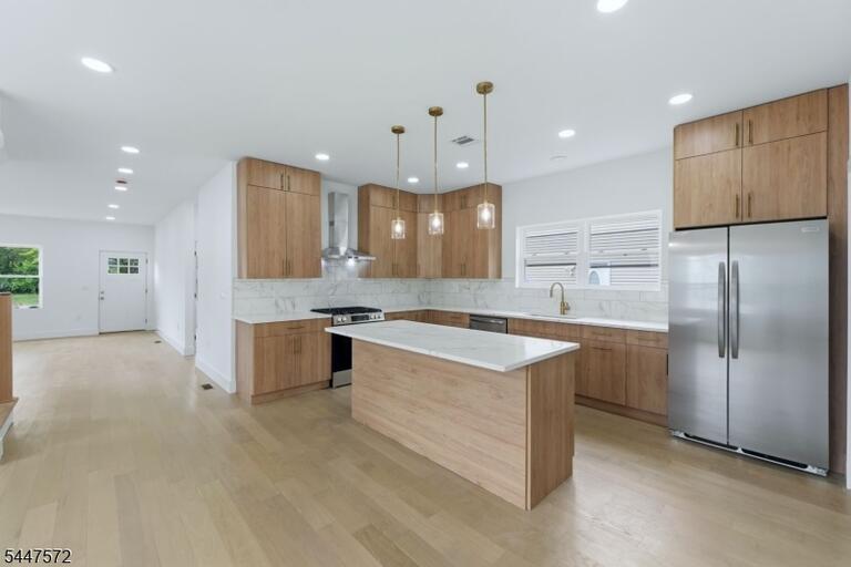 Property listing MLS 4041500 photo 7
