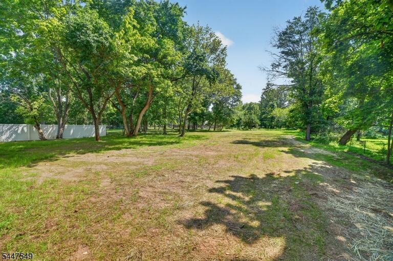Property listing MLS 4041561 photo 27