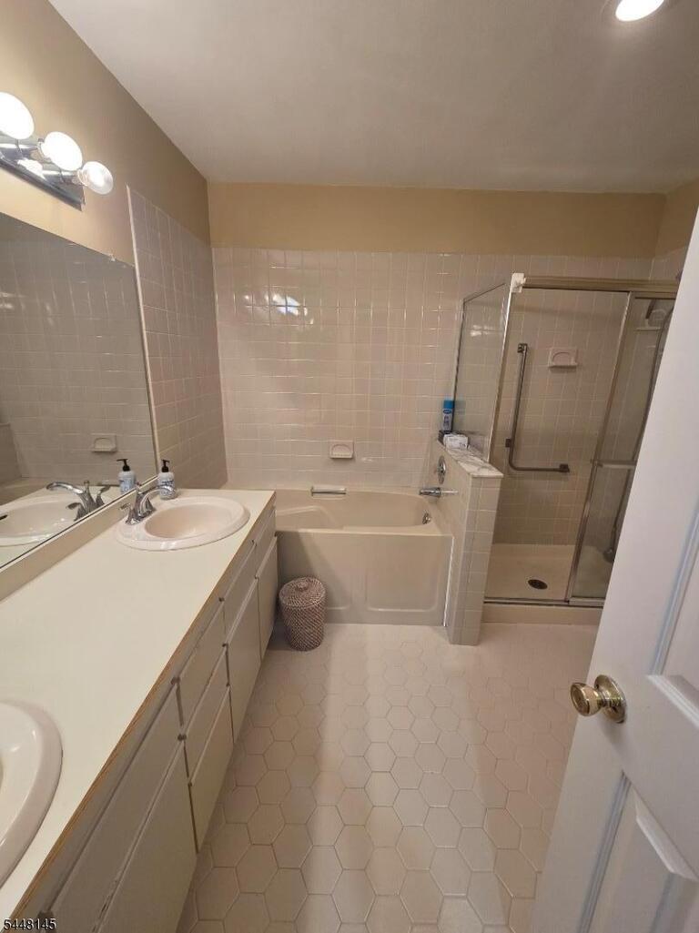 Property listing MLS 4041976 photo 9