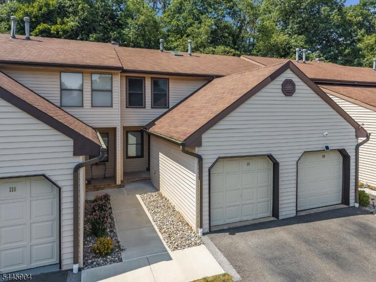 Property listing MLS 4041993 photo 1