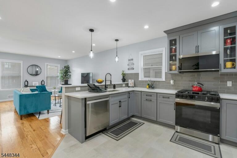 Property listing MLS 4042139 photo 9