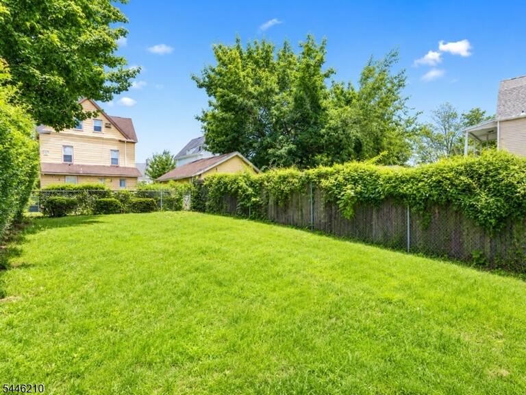 Property listing MLS 4042283 photo 7