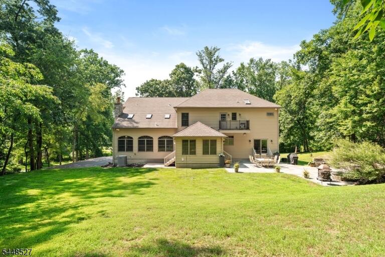 Property listing MLS 4042333 photo 2