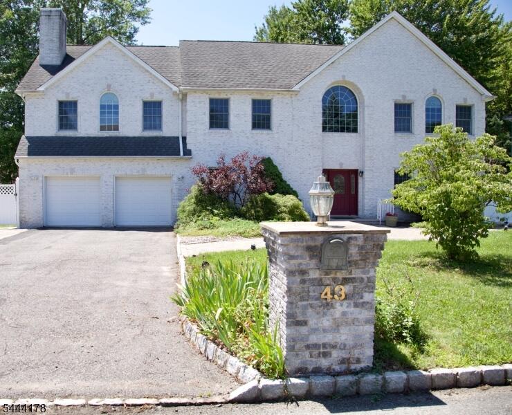 Property listing MLS 4042807 photo 2