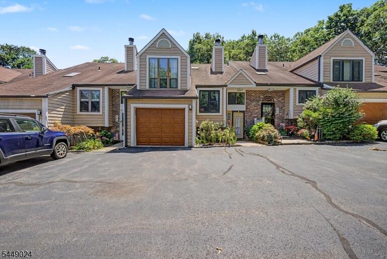 Property listing MLS 4042864 photo 1