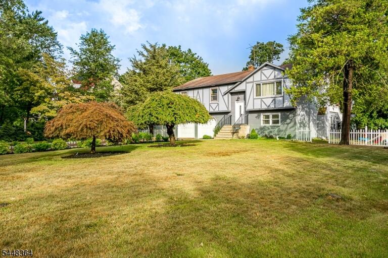 Property listing MLS 4042916 photo 1