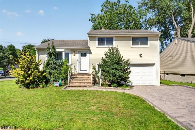 Property listing MLS 4043108 photo 1