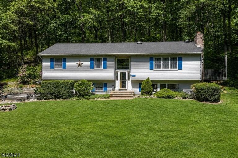 Property listing MLS 4043137 photo 1
