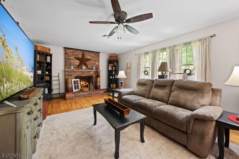 Property listing MLS 4043137 photo 9