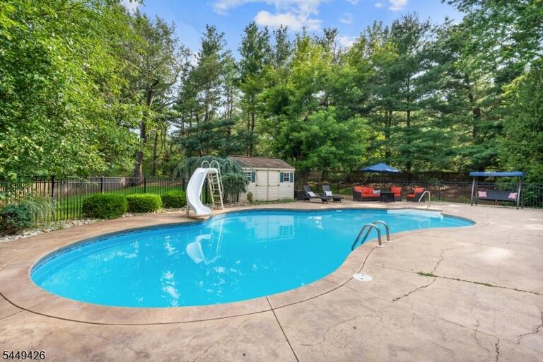 Property listing MLS 4043144 photo 41