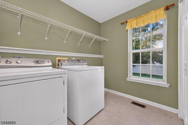 Property listing MLS 4043169 photo 16